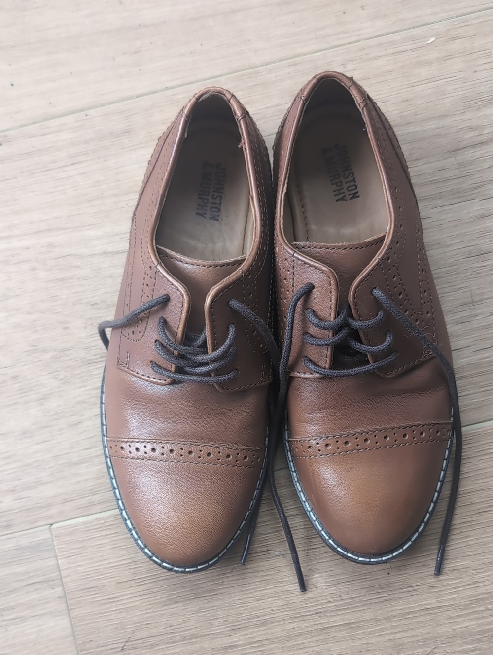 Johnston & Murphy Boys Chestnut Brown Leather Wingtip Oxfords